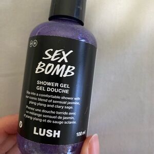 LUSH Sex Bomb Shower Gel